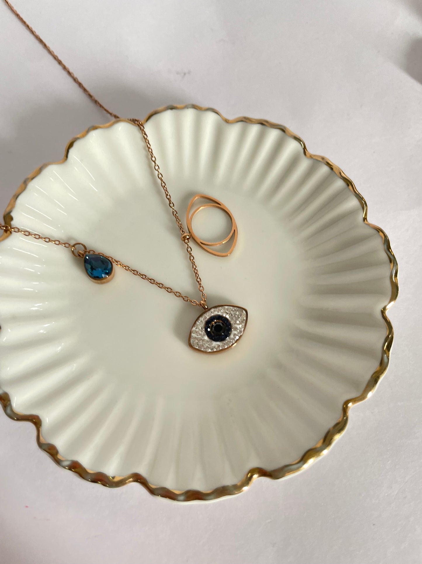 Evil Rosy Necklace - CS