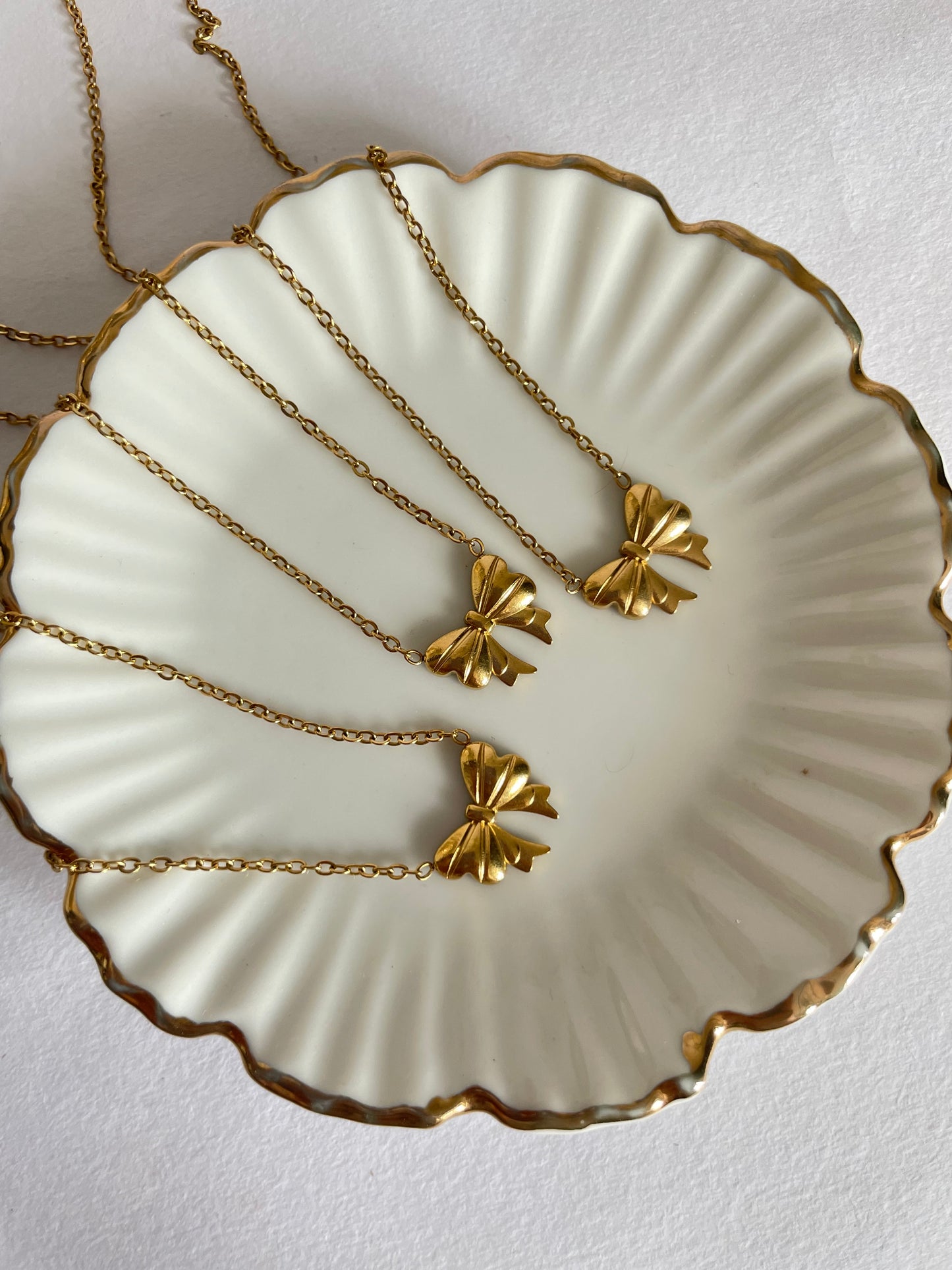 Bow Necklace