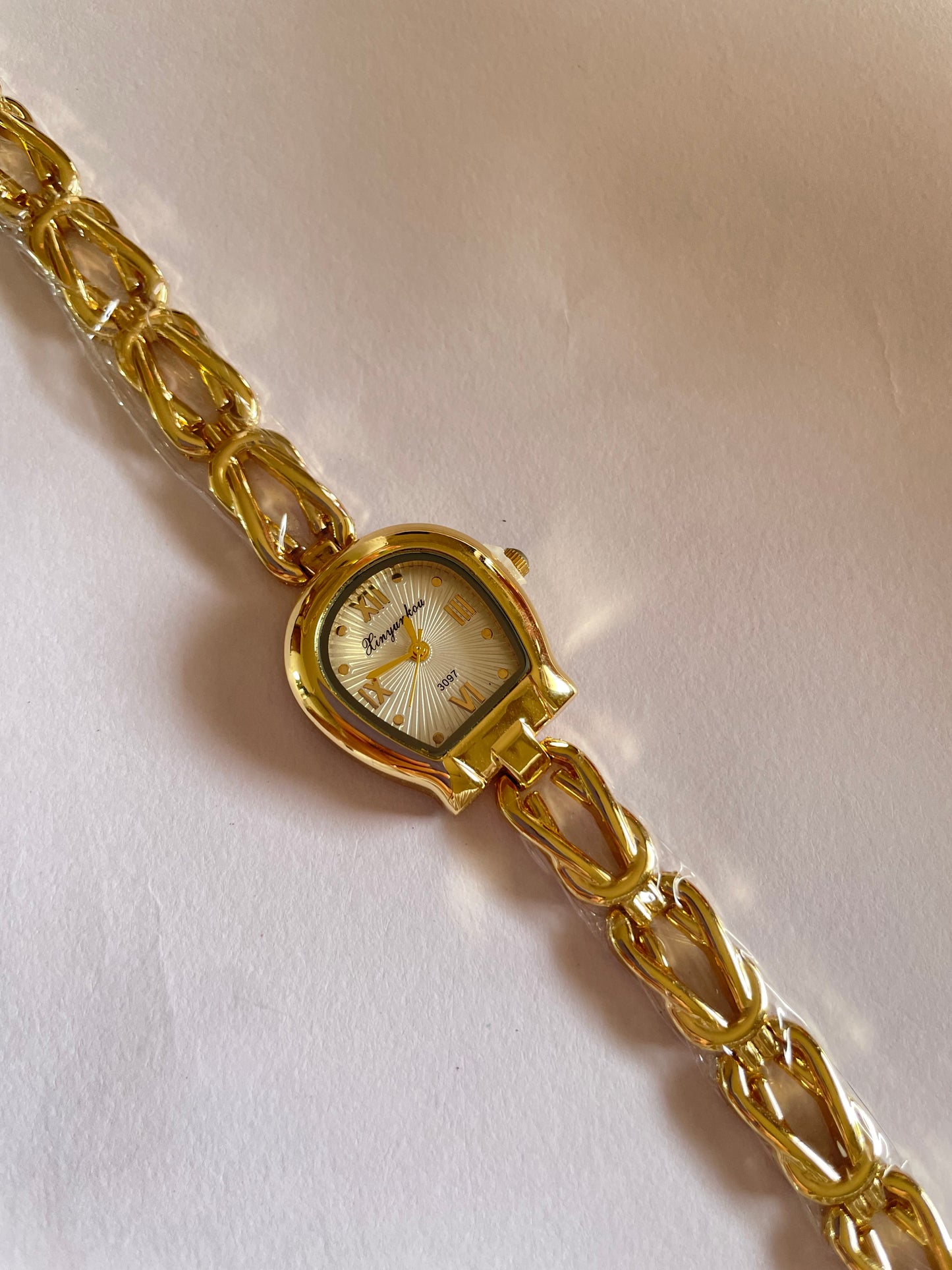 Curvy Watch