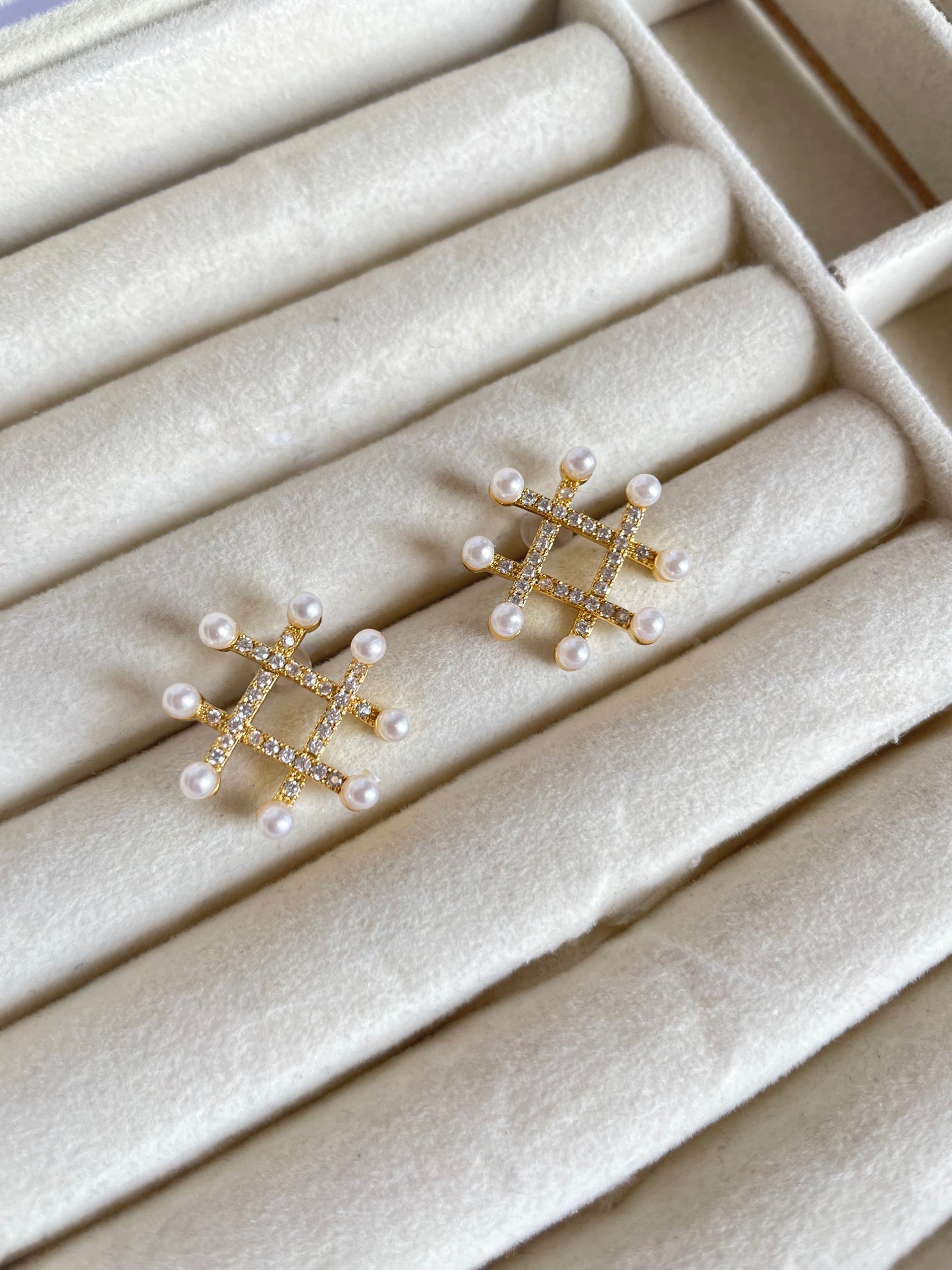 Pearl Hash Earrings