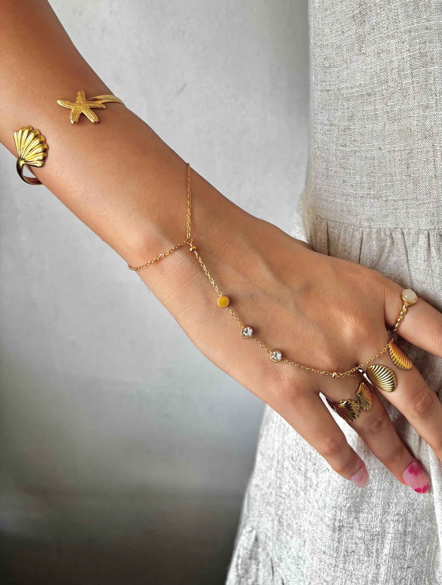 Lesley Hand Chain