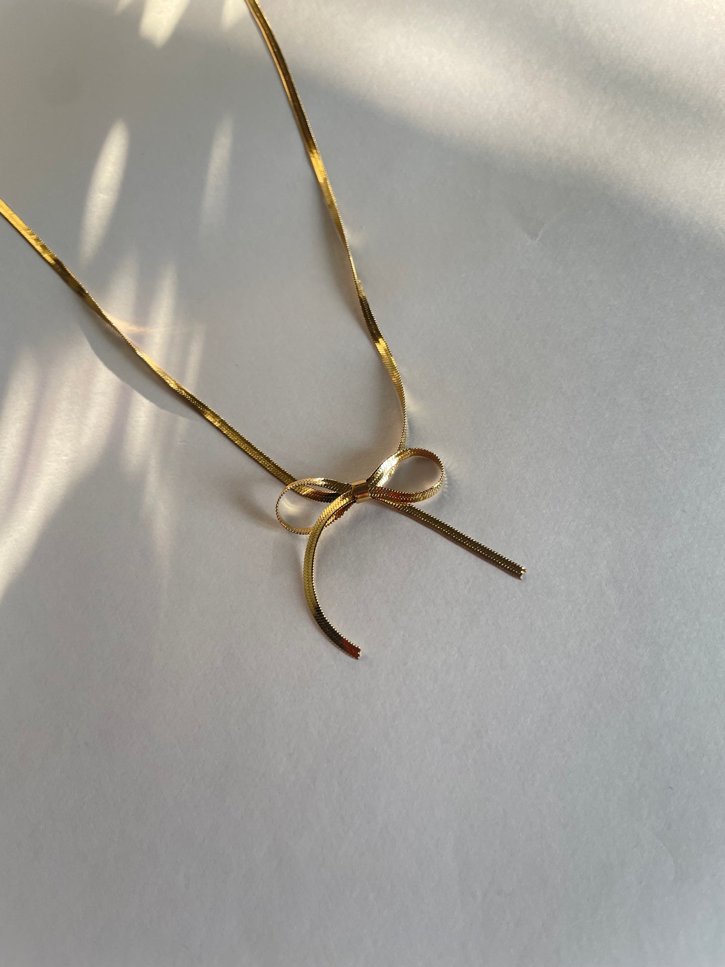 Bow Snake Necklace
