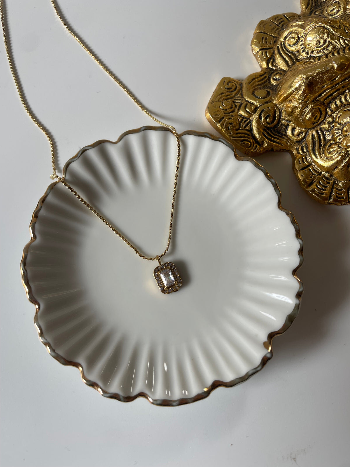 Raya Necklace