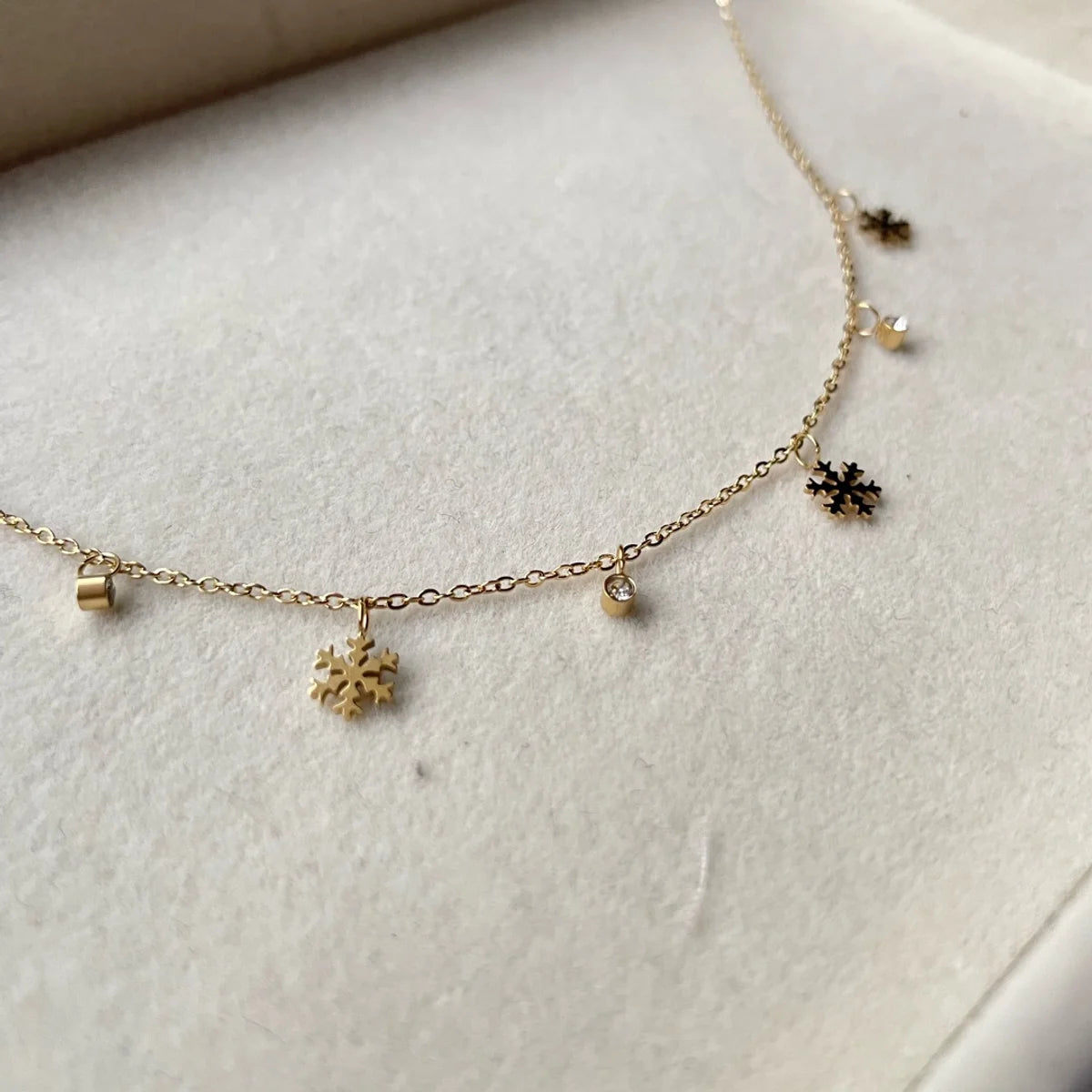 Snowflake Gold Necklace - Gold