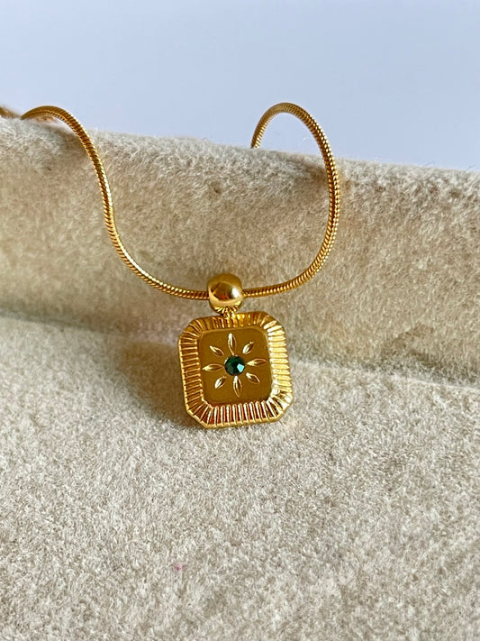 Emera Necklace