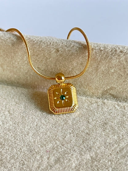 Emera Necklace