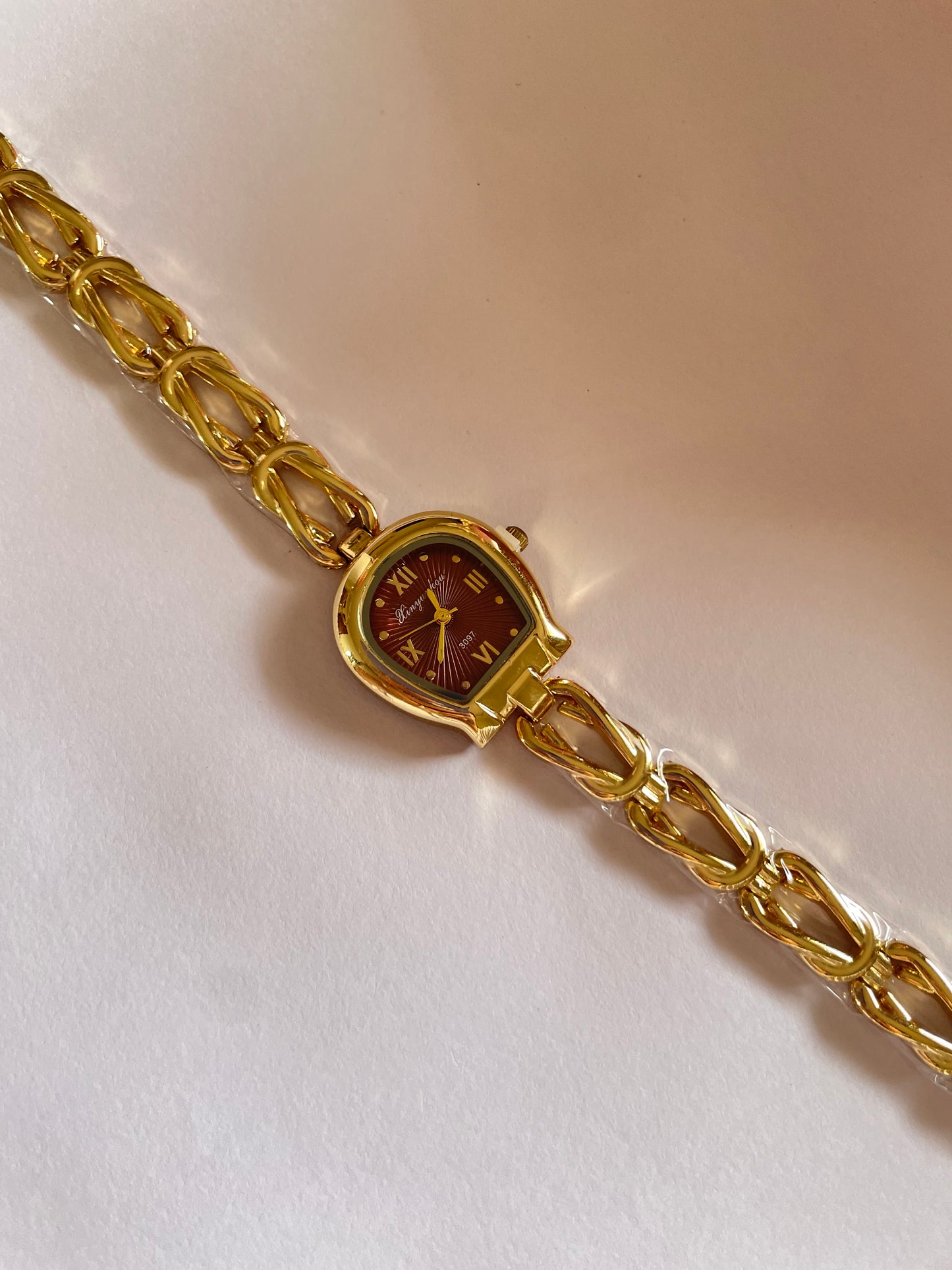 Curvy Watch