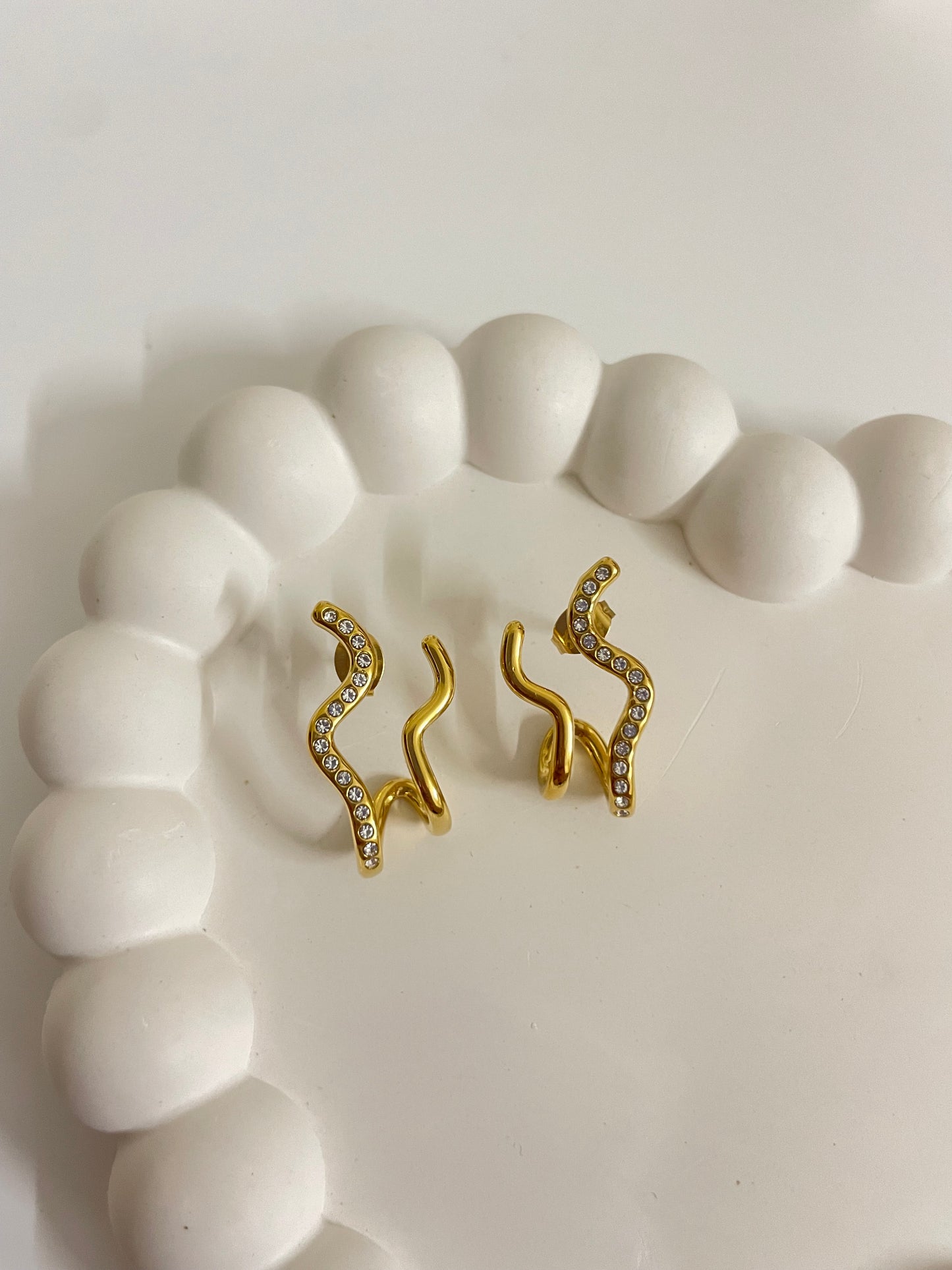 Zena Hoops