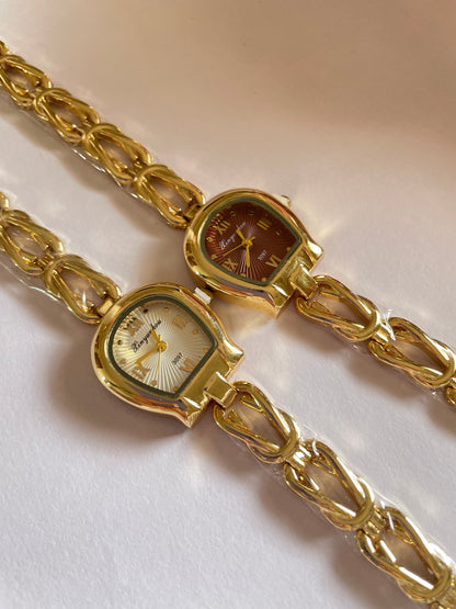 Curvy Watch