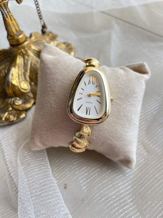 Golden Sculpt Watch