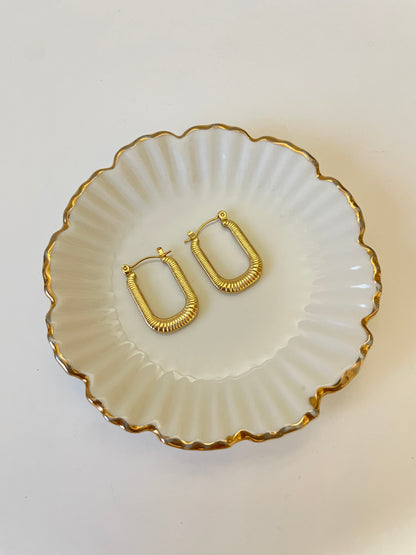 Kira Hoops