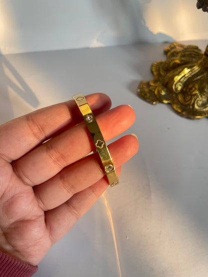 Kia Bracelet