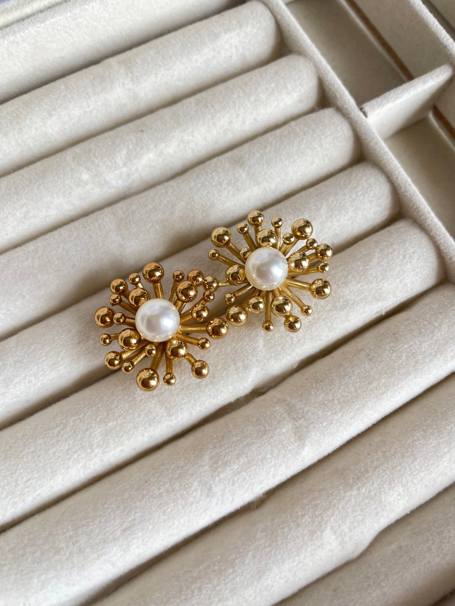 Pearl Bella Earrings