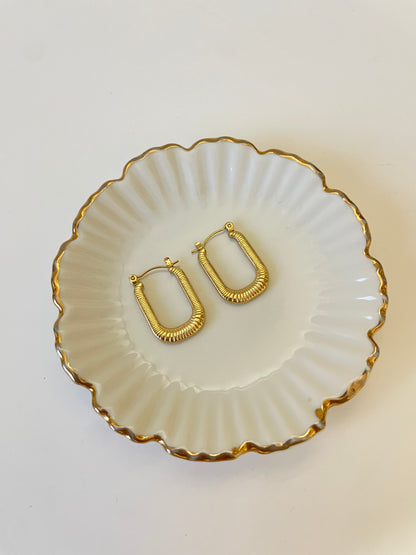 Kira Hoops
