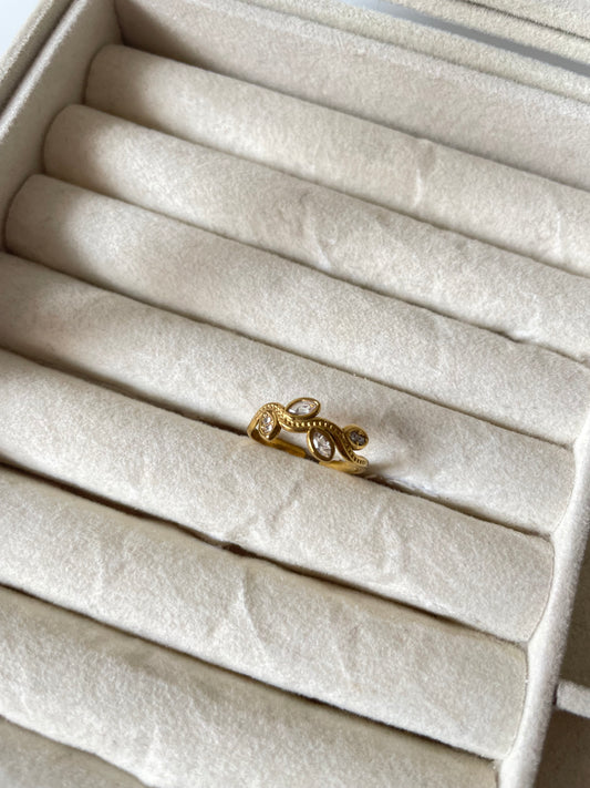 Leafy Ring