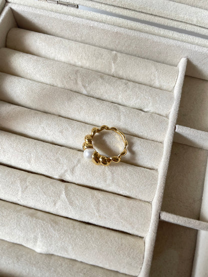 Pearl Ring