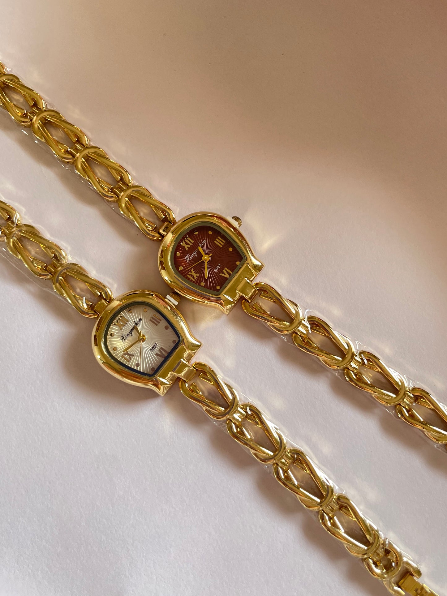 Curvy Watch