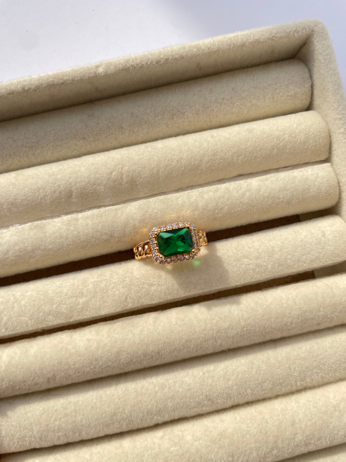 Veronica Ring