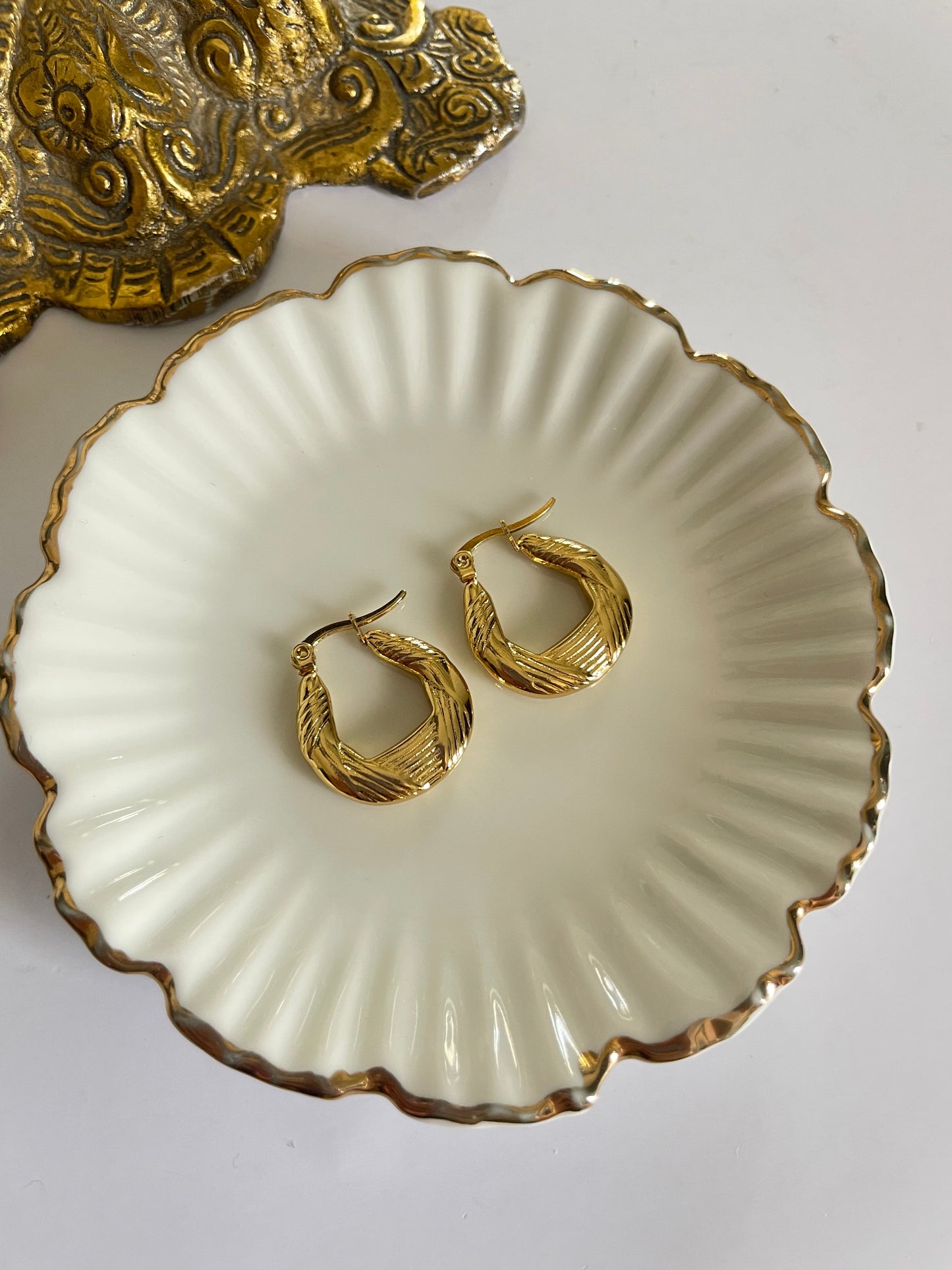 Luna Hoops