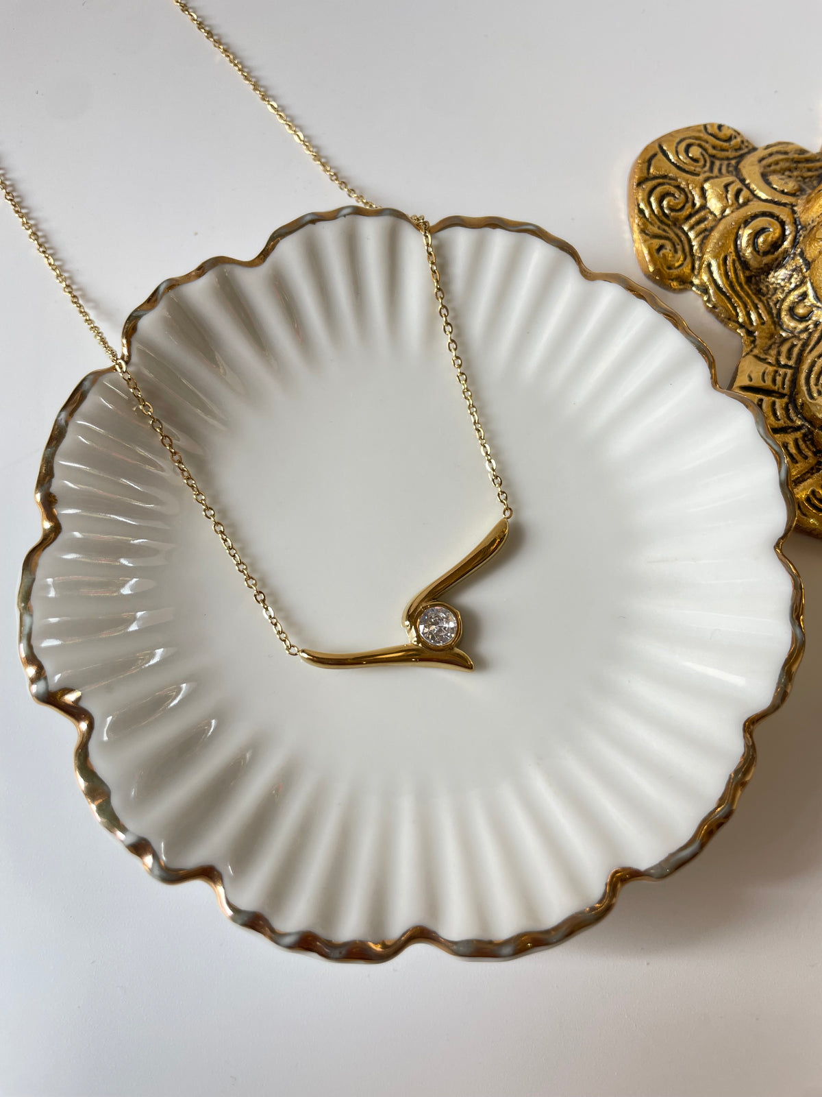 Melma Necklace