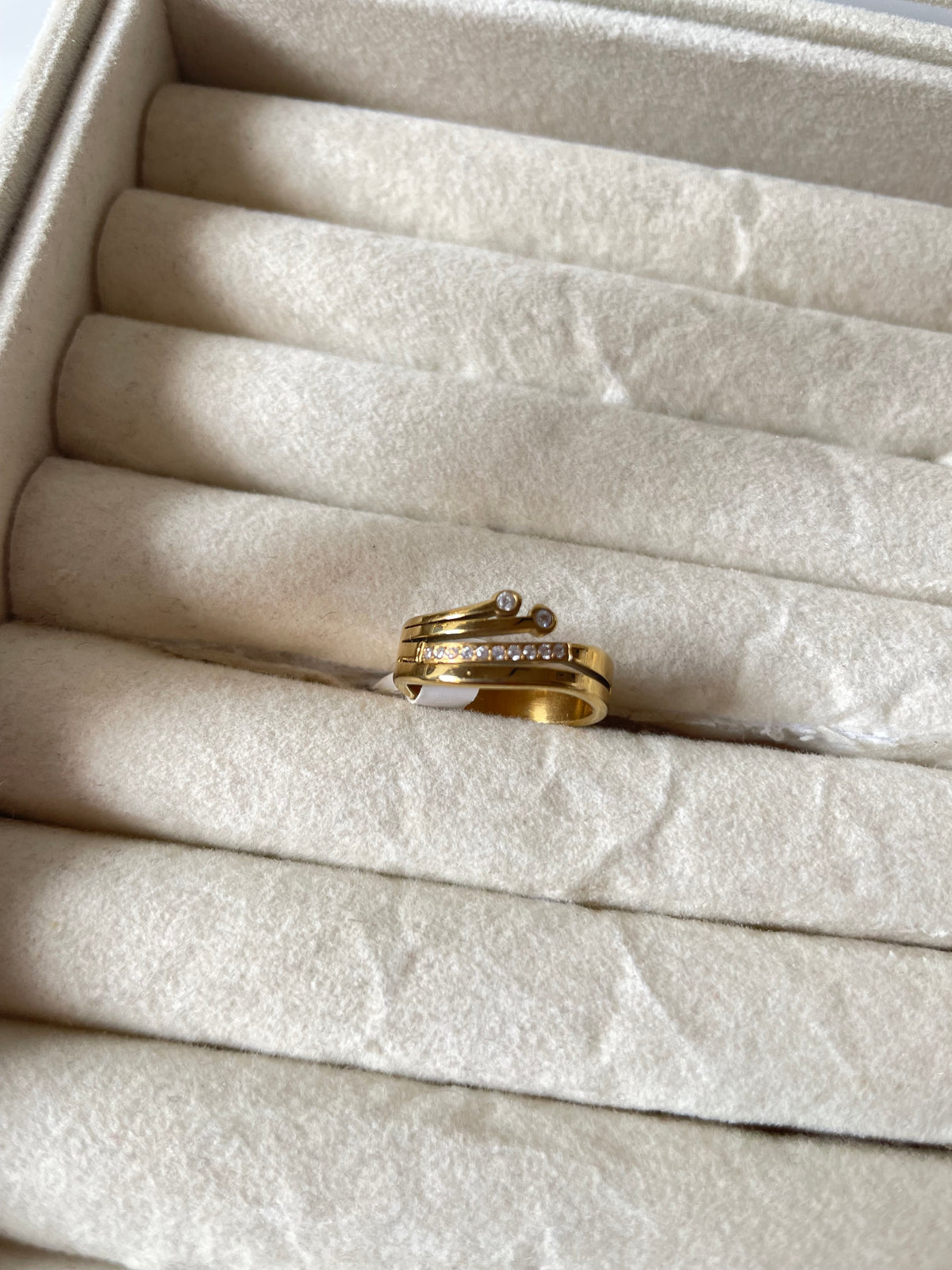 Nia Ring